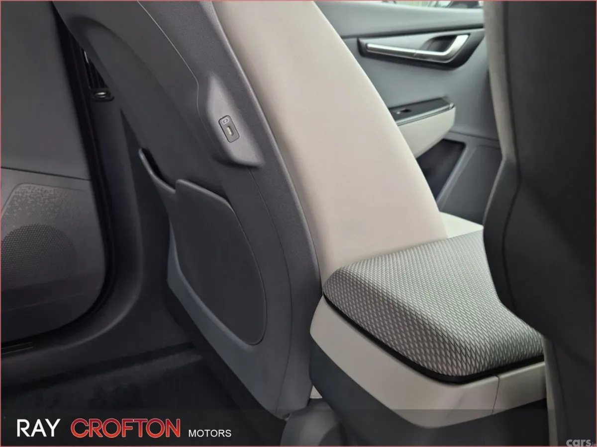 Kia EV6 MPV, Electric, 2026, White