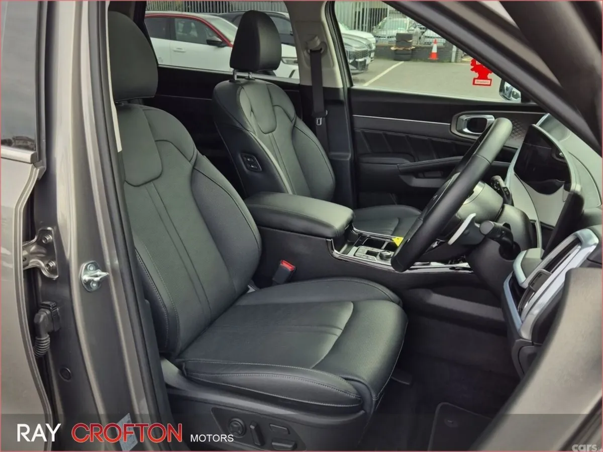 Kia Sorento SUV, Petrol Plug-in Hybrid, 2025, Grey