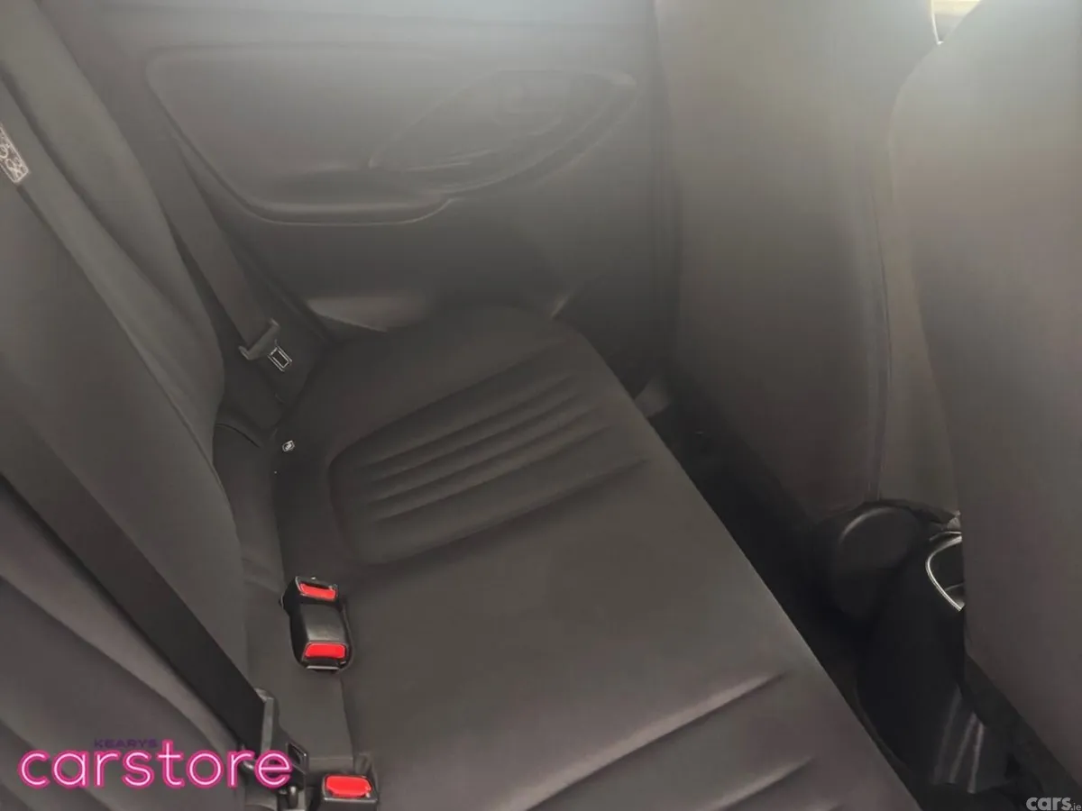 Toyota Yaris Hatchback, Petrol Hybrid, 2021, Silver