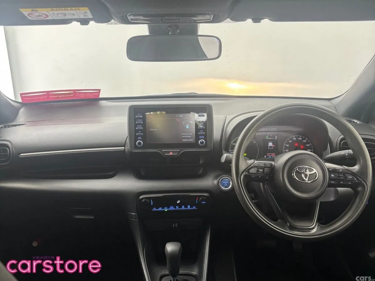 Toyota Yaris Hatchback, Petrol Hybrid, 2021, Silver