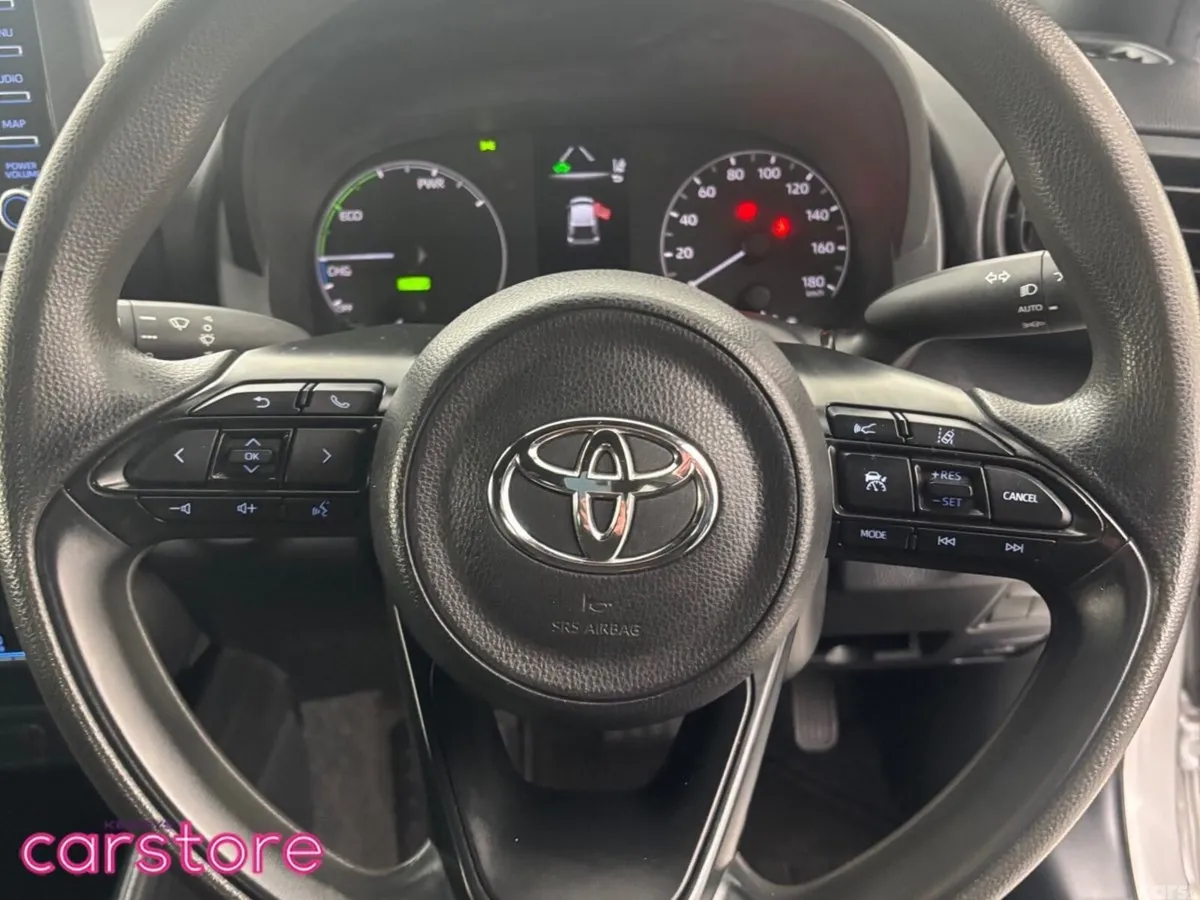 Toyota Yaris Hatchback, Petrol Hybrid, 2021, Silver