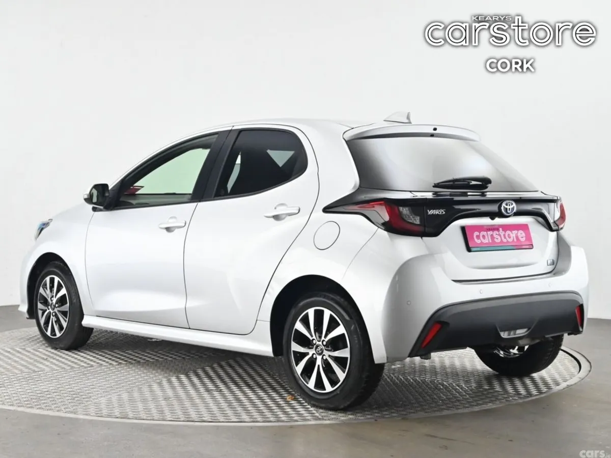 Toyota Yaris Hatchback, Petrol Hybrid, 2021, Silver