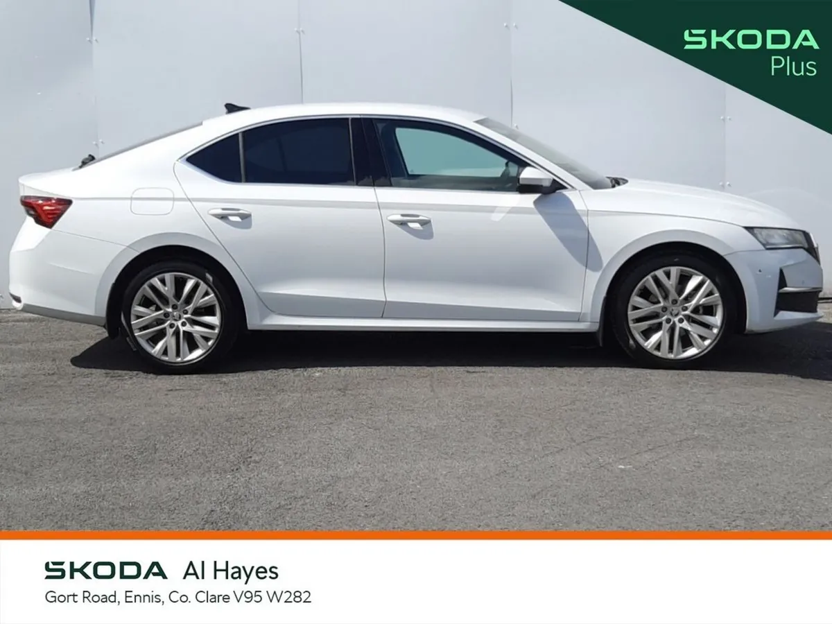 Skoda Octavia Saloon, Petrol, 2024, White