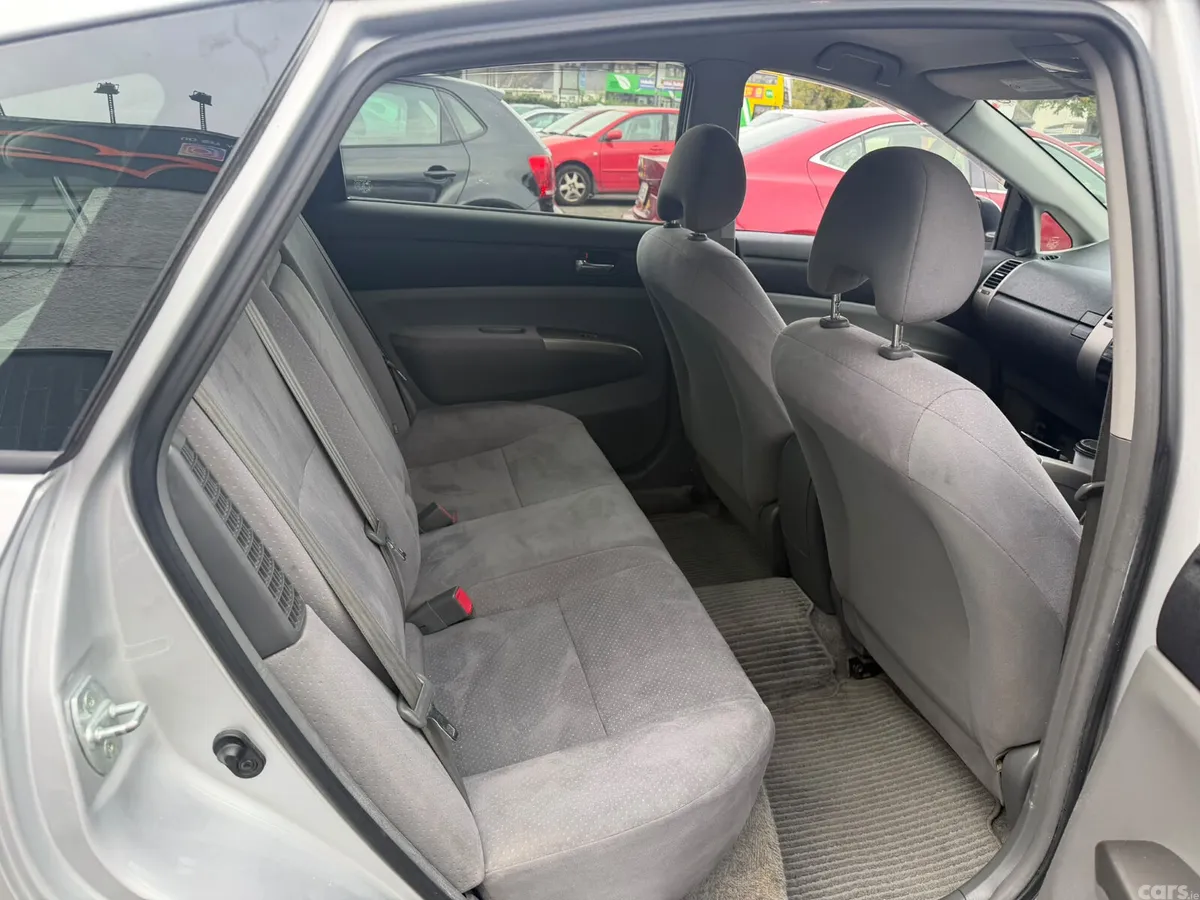 Toyota Prius Hatchback, Petrol Hybrid, 2011, Silver