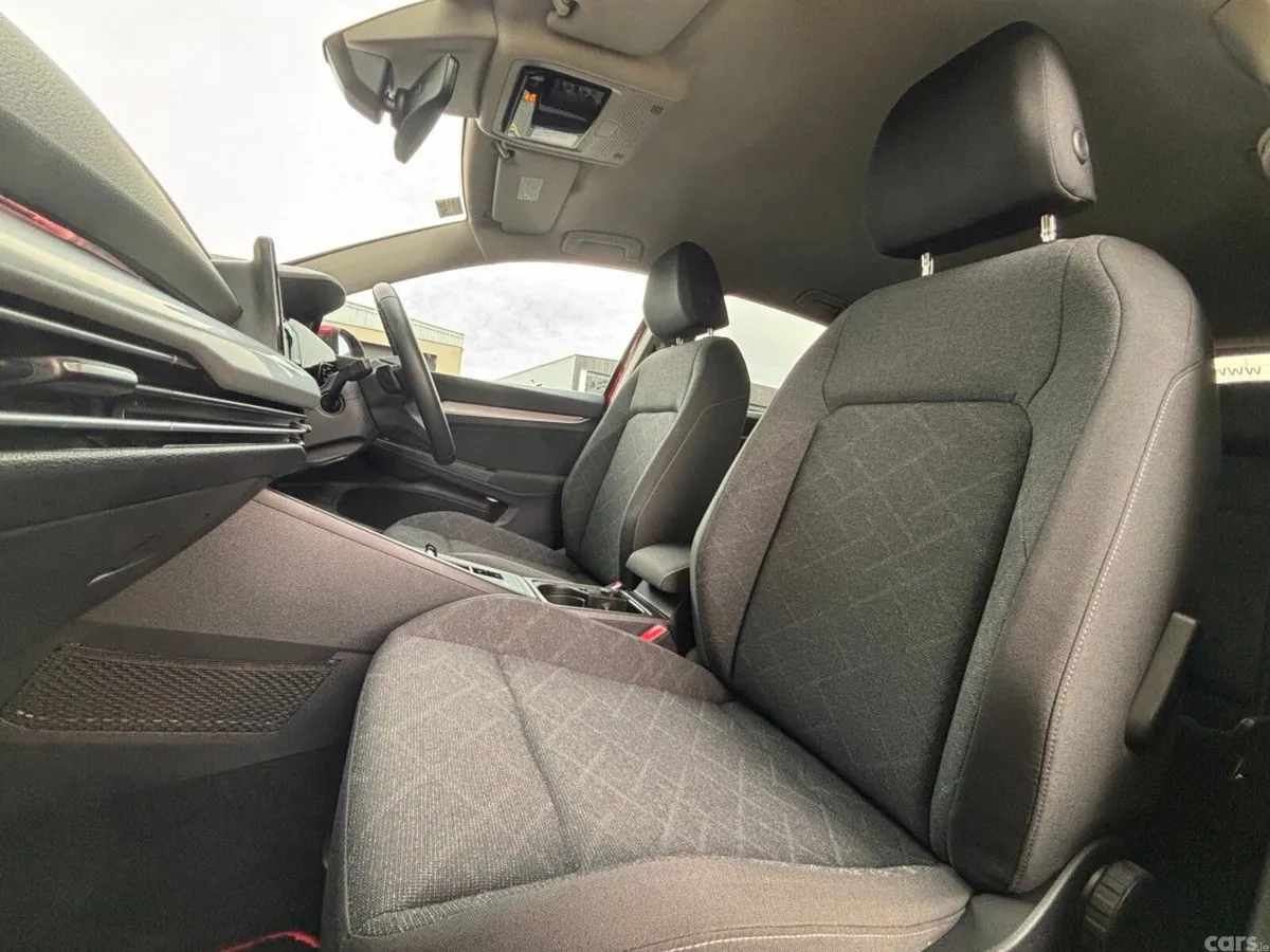 Volkswagen Golf Hatchback, Petrol, 2022, Red