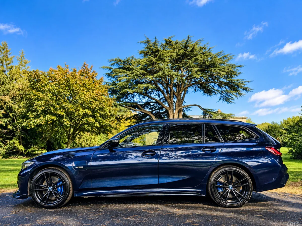 BMW 3-Series Estate, Petrol Plug-in Hybrid, 2022, Blue