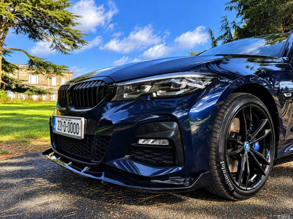 BMW 3-Series Estate, Petrol Plug-in Hybrid, 2022, Blue