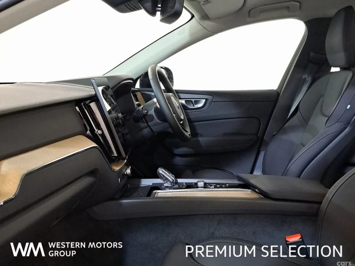 Volvo XC60 SUV, Petrol Plug-in Hybrid, 2026, Green