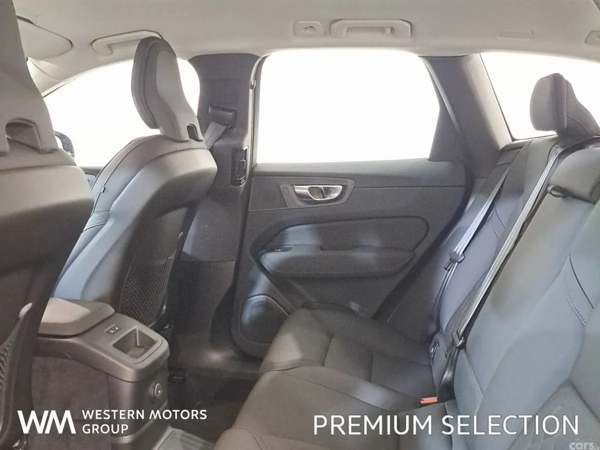 Volvo XC60 SUV, Petrol Plug-in Hybrid, 2026, Green