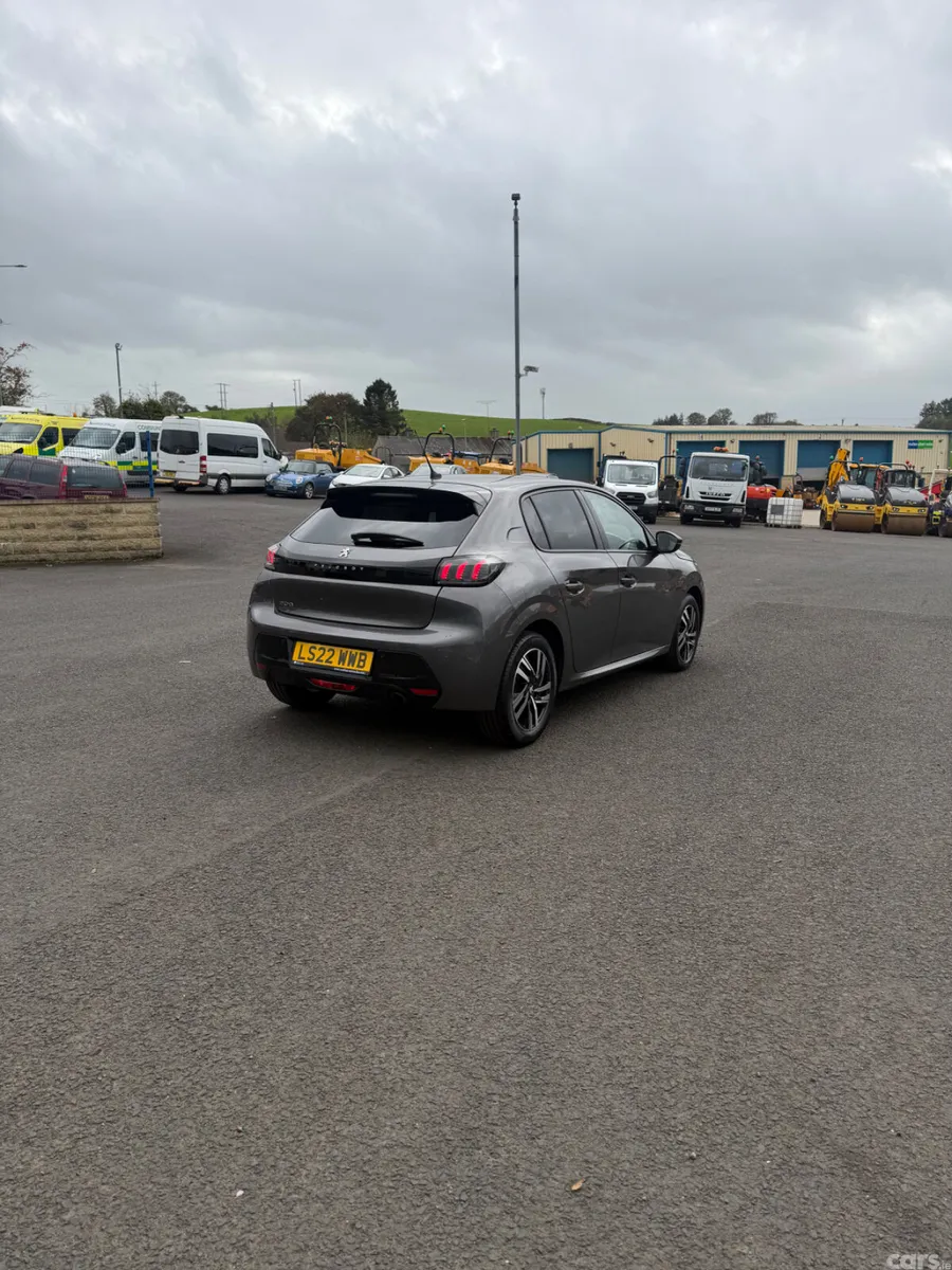 Peugeot 208 Hatchback, Diesel, 2022, Grey