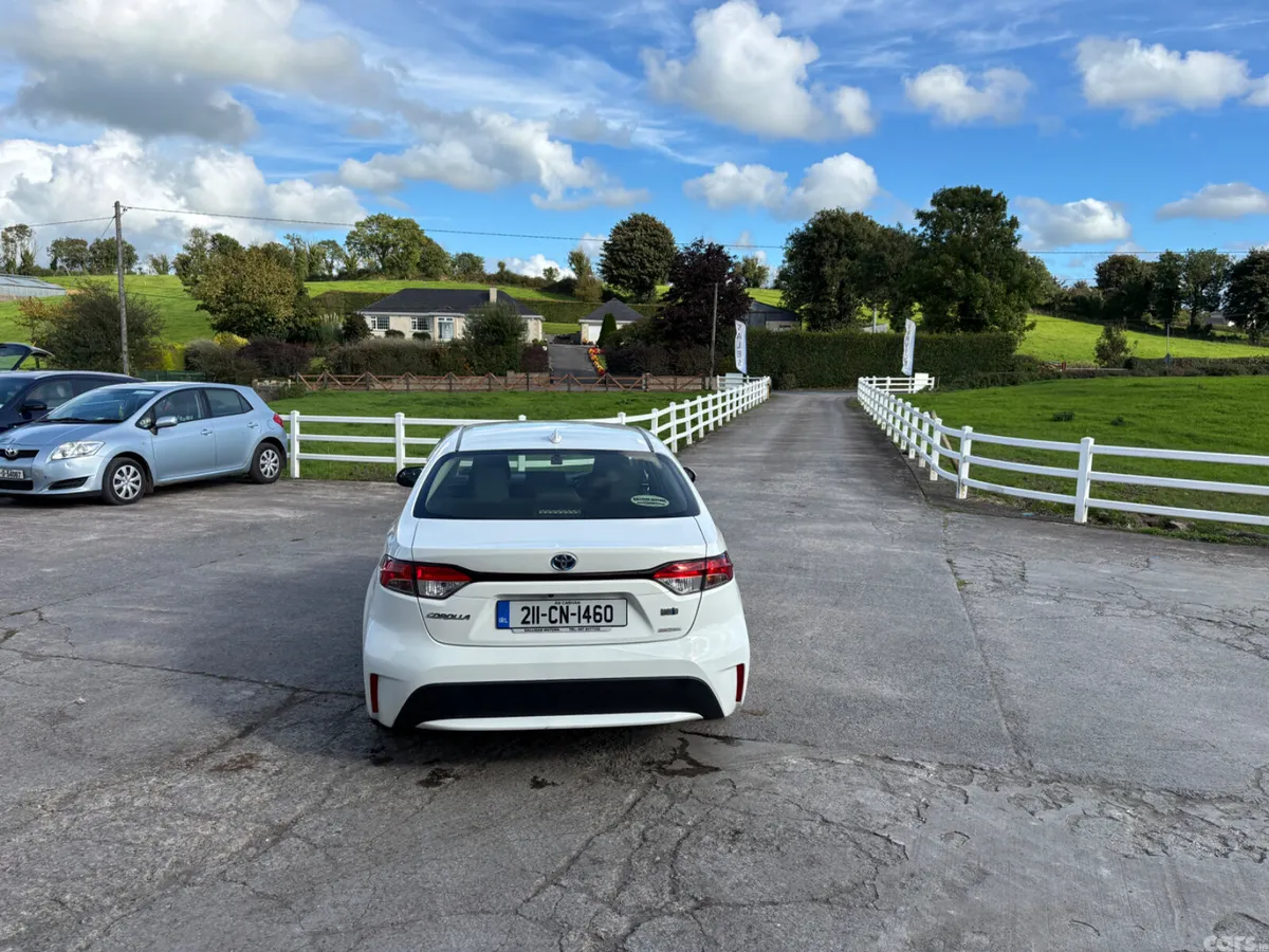 Toyota Corolla Saloon, Petrol Hybrid, 2021, White
