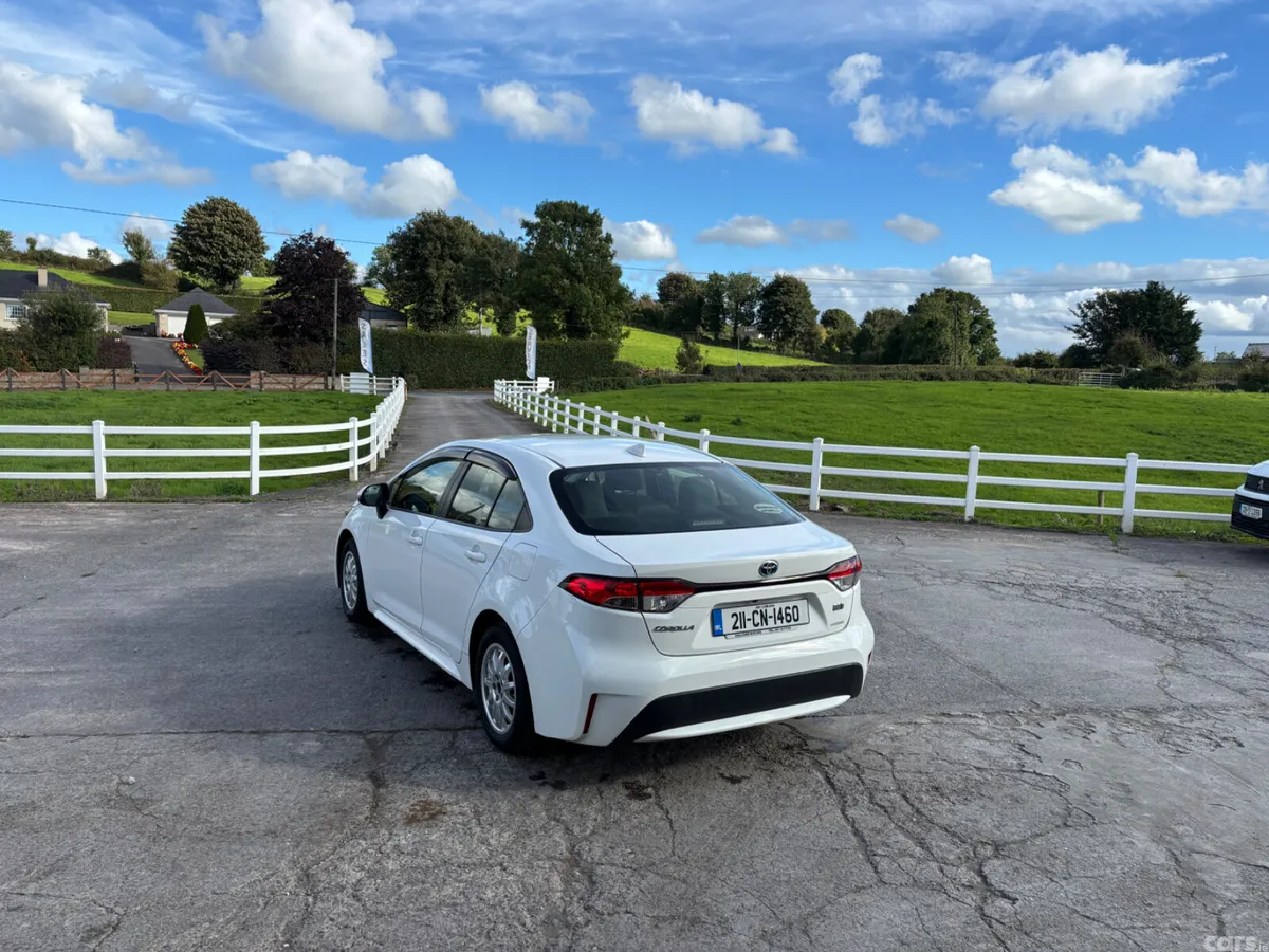 Toyota Corolla Saloon, Petrol Hybrid, 2021, White