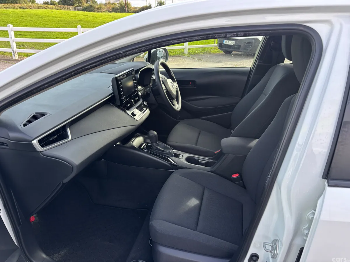 Toyota Corolla Saloon, Petrol Hybrid, 2021, White