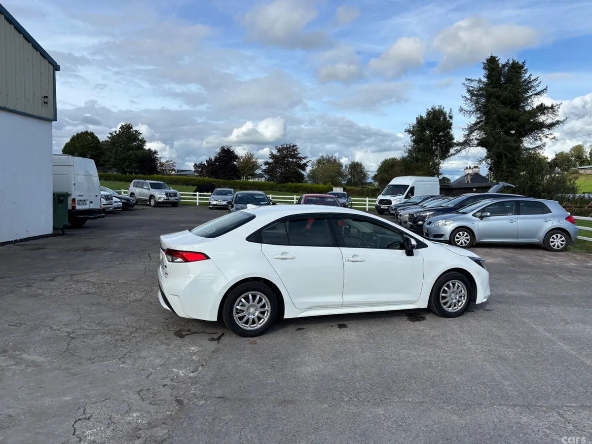 Toyota Corolla Saloon, Petrol Hybrid, 2021, White