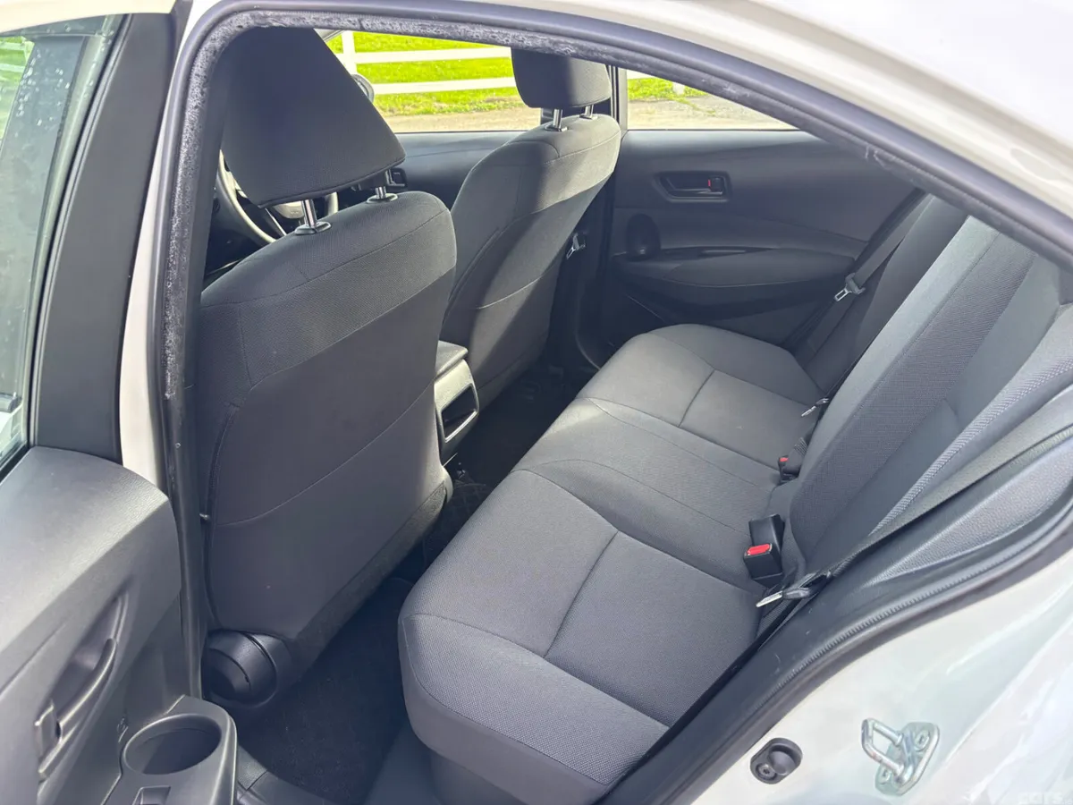 Toyota Corolla Saloon, Petrol Hybrid, 2021, White
