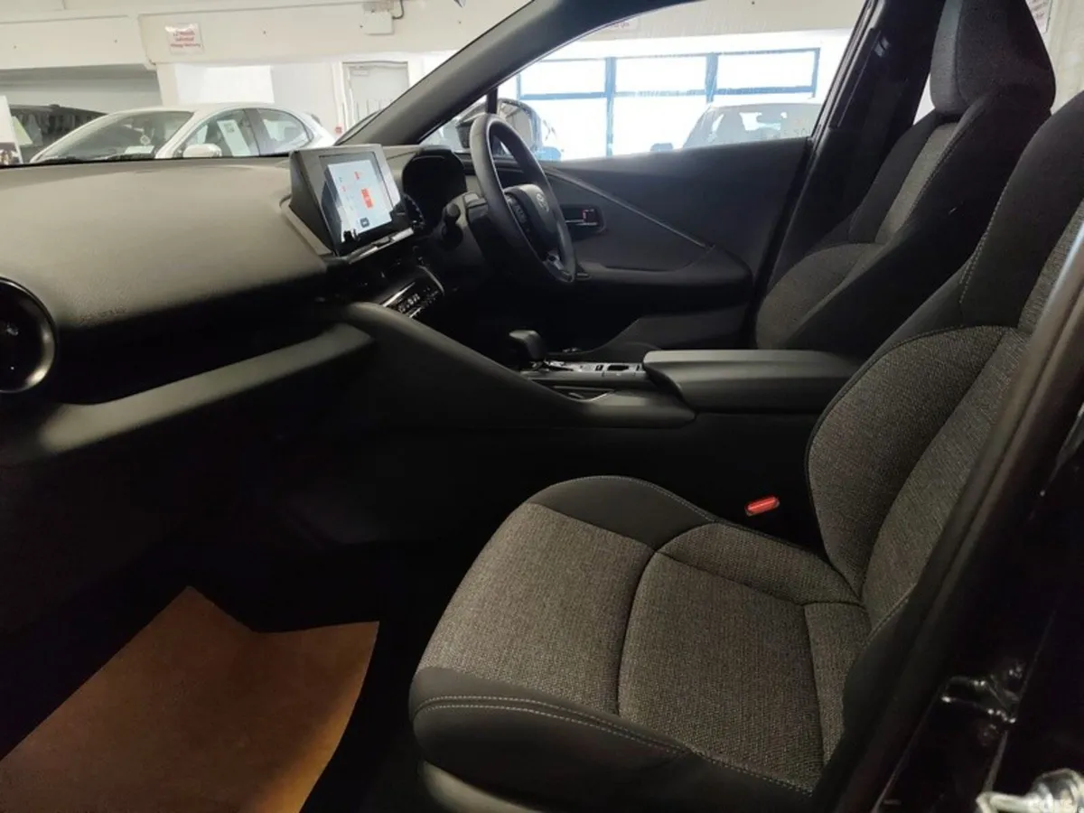 Toyota C-HR SUV, Petrol Hybrid, 2026, Black