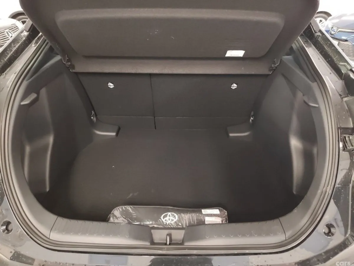 Toyota C-HR SUV, Petrol Hybrid, 2026, Black