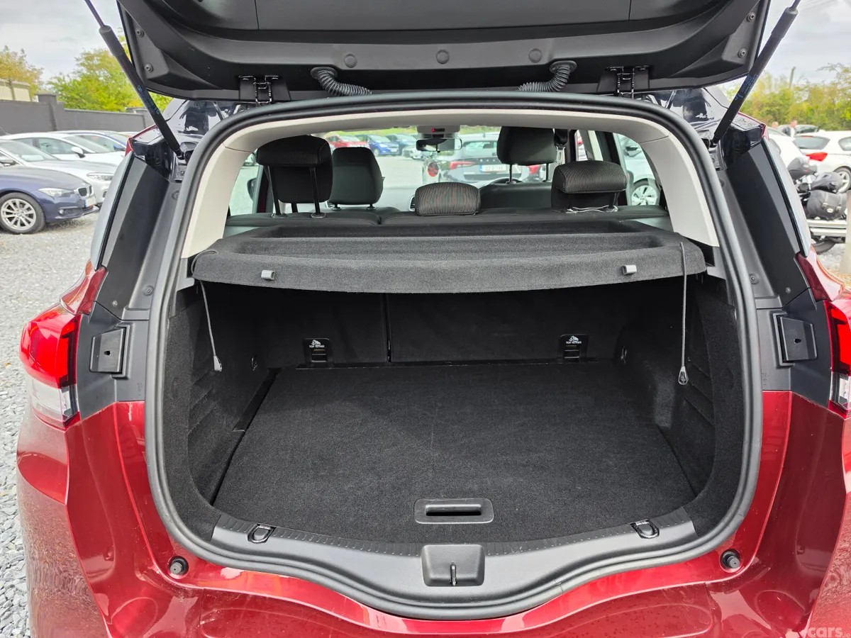 Renault Scenic MPV, Diesel, 2019, Red