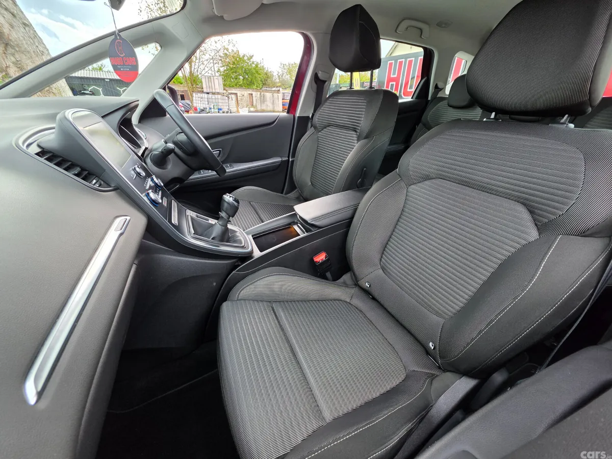 Renault Scenic MPV, Diesel, 2019, Red