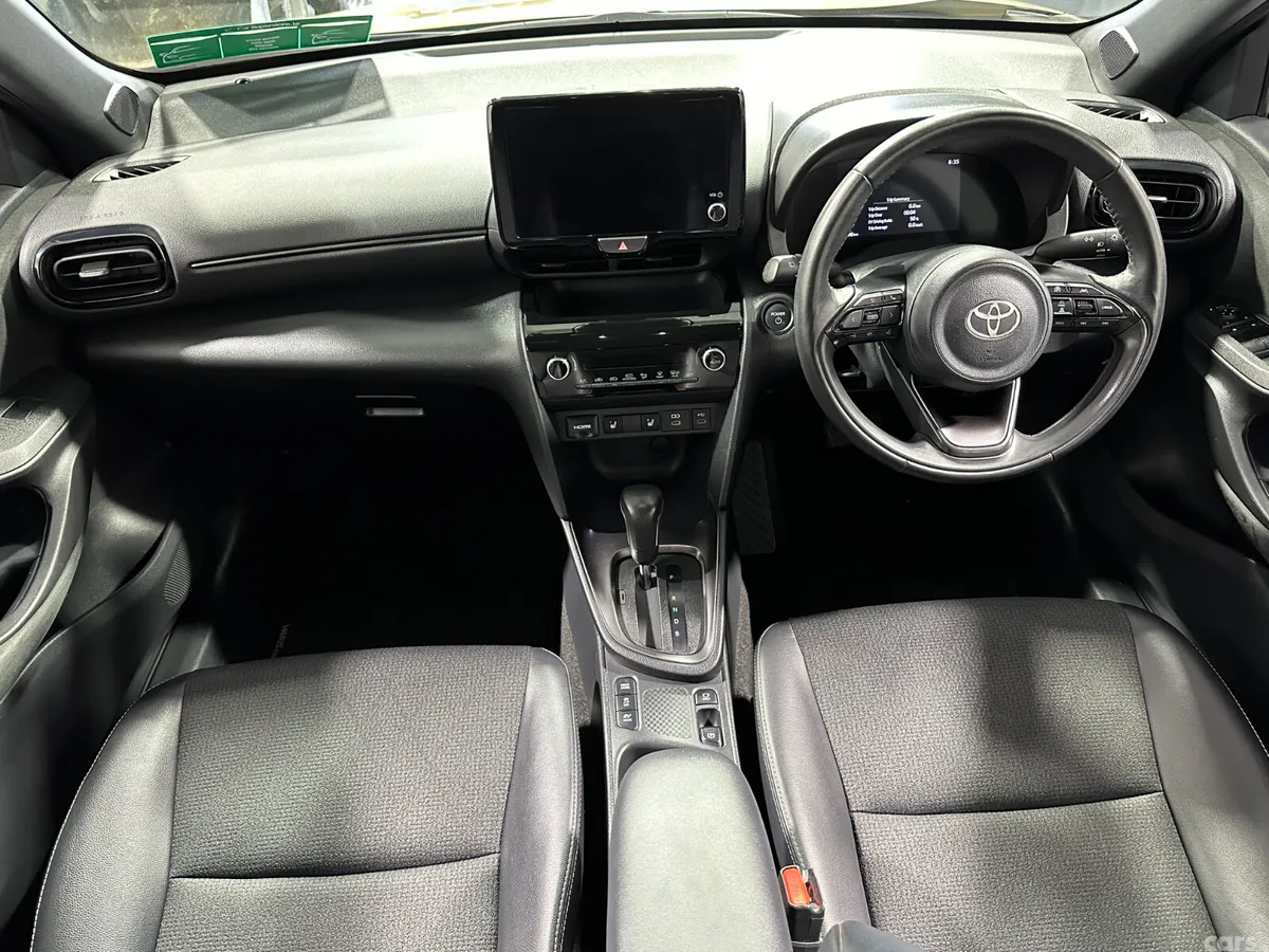 Toyota Yaris Cross Hatchback, Petrol Hybrid, 2024, Beige