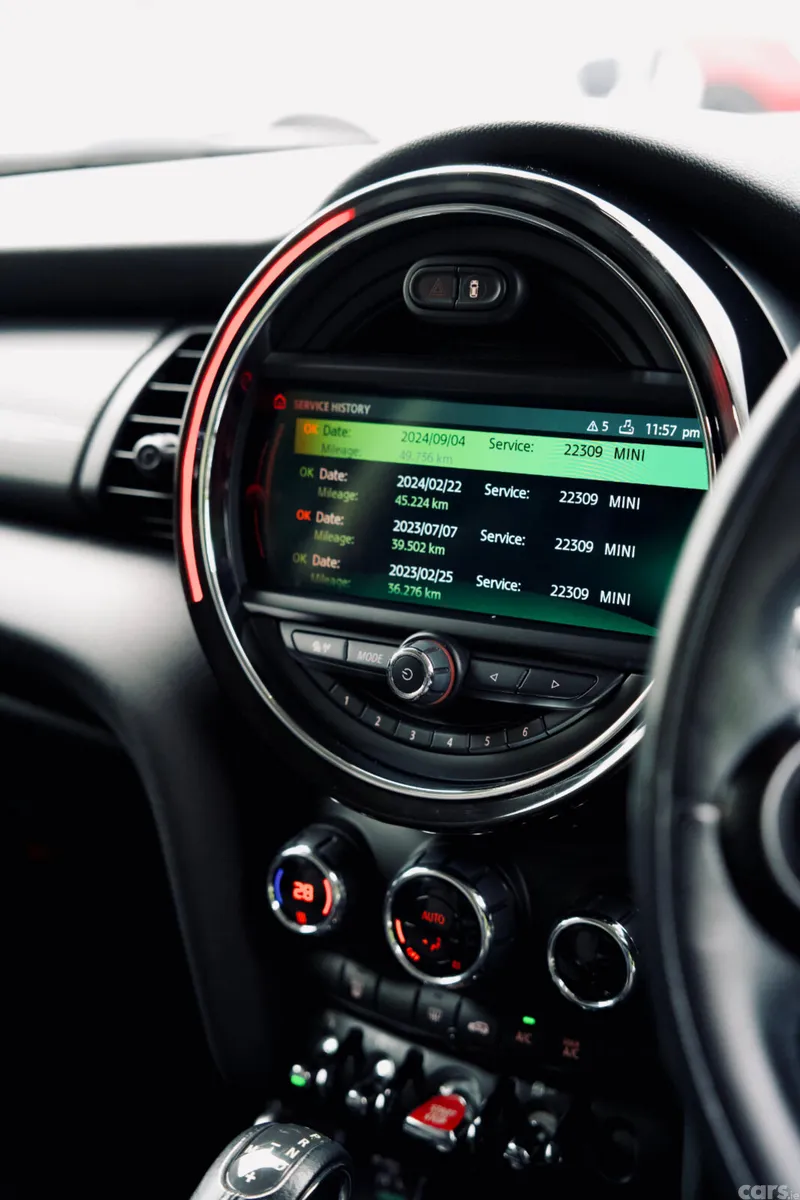 Mini Cooper Hatchback, Diesel, 2019, Black