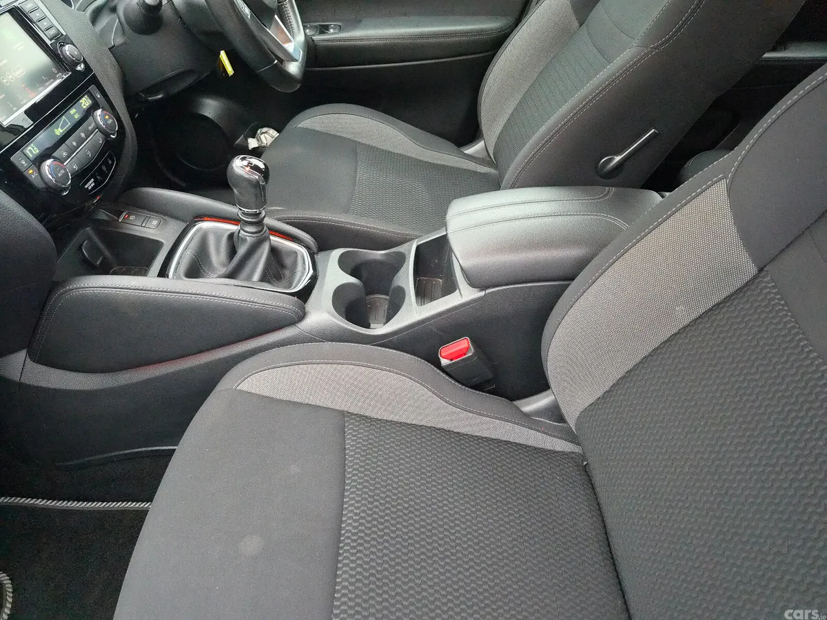 Nissan Qashqai Hatchback, Diesel, 2019, Brown