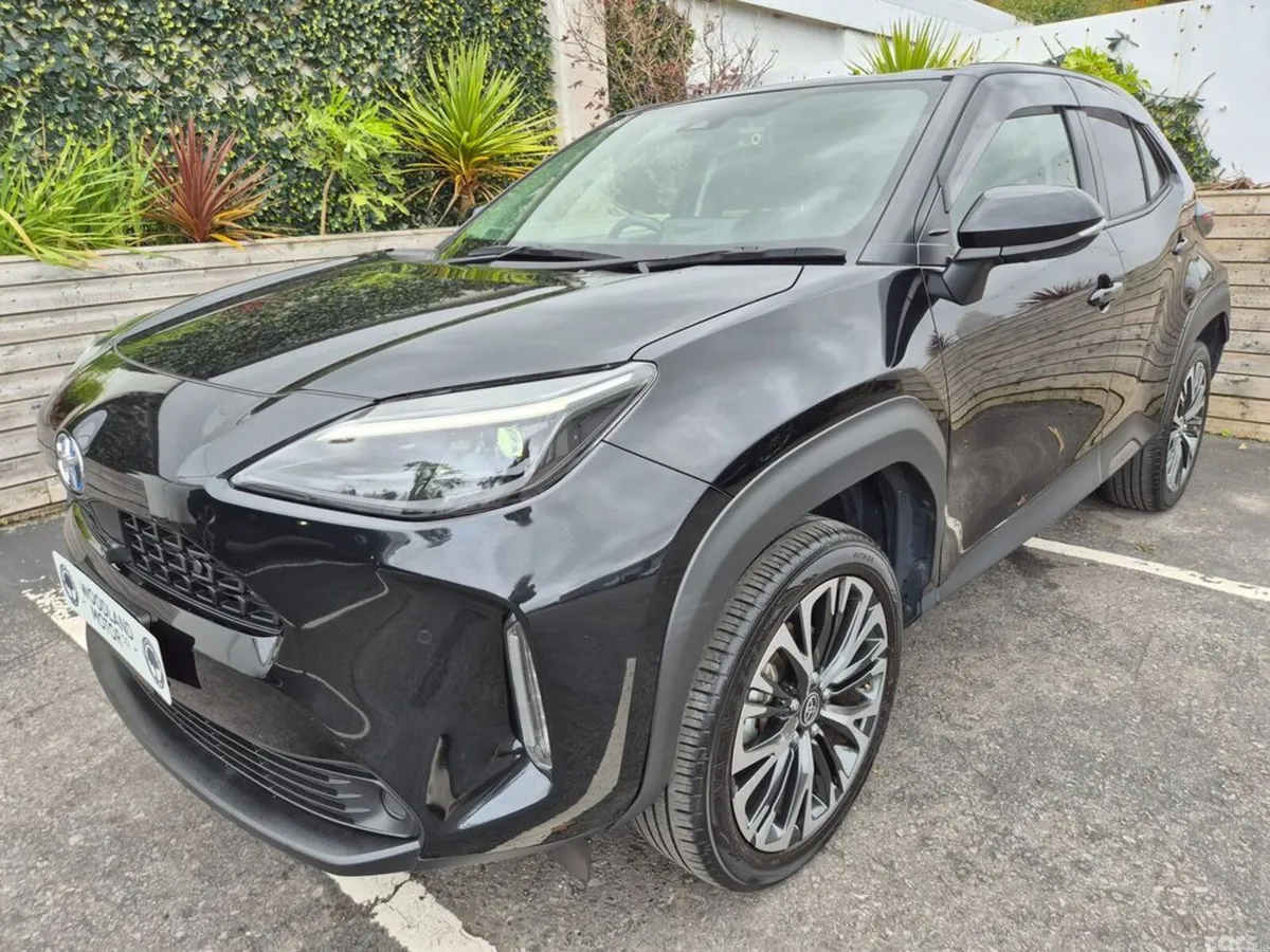 Toyota Yaris Cross SUV, Petrol Plug-in Hybrid, 2023, Black