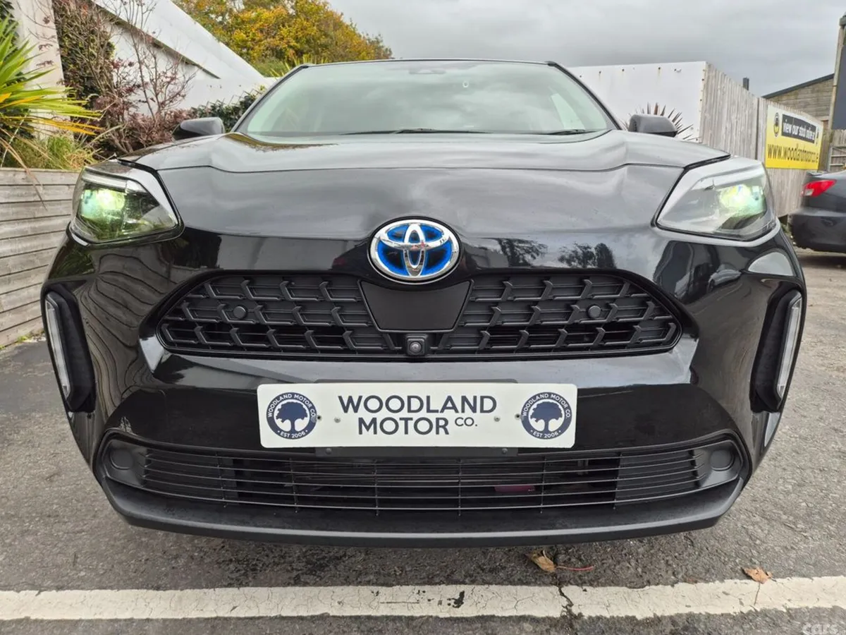 Toyota Yaris Cross SUV, Petrol Plug-in Hybrid, 2023, Black