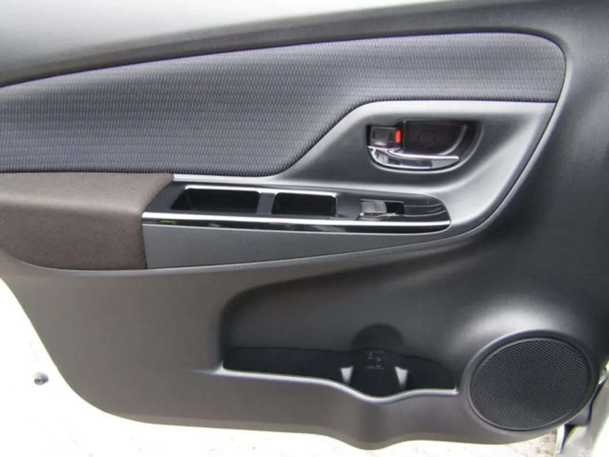 Toyota Vitz Hatchback, Petrol, 2018, Silver