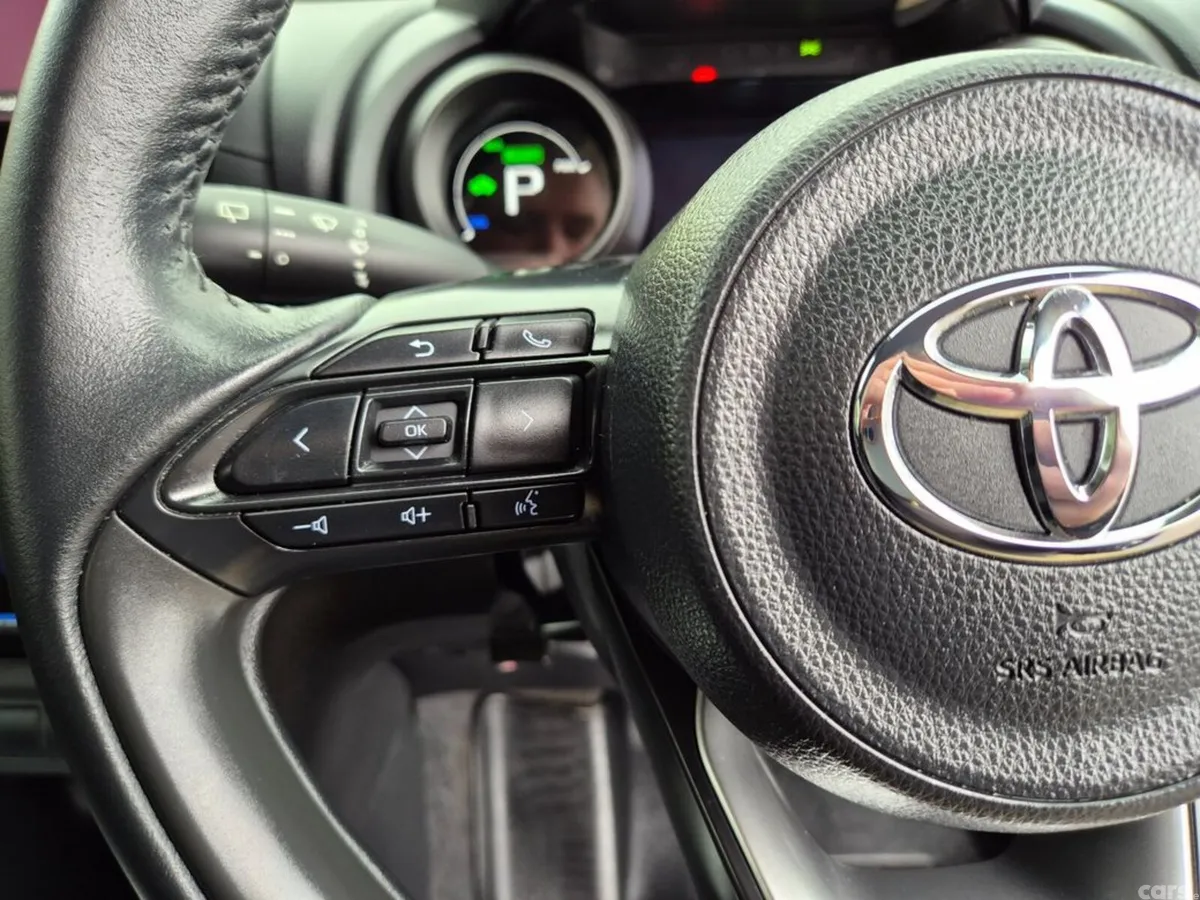 Toyota Yaris Cross SUV, Petrol Plug-in Hybrid, 2023, Black