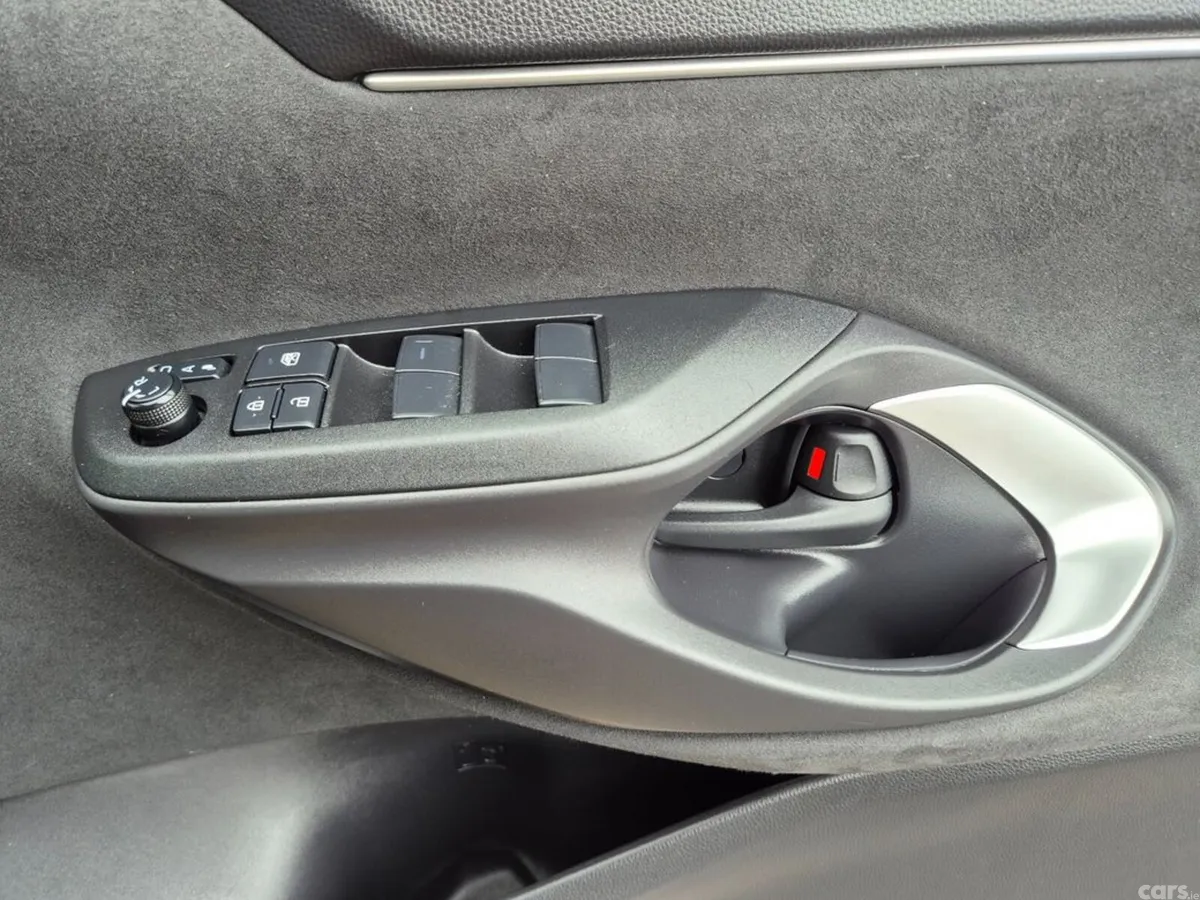 Toyota Yaris Cross SUV, Petrol Plug-in Hybrid, 2023, Black