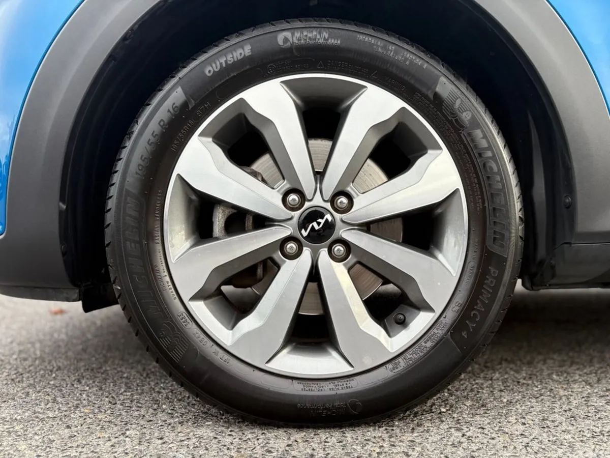 Kia Stonic Hatchback, Petrol, 2024, Blue