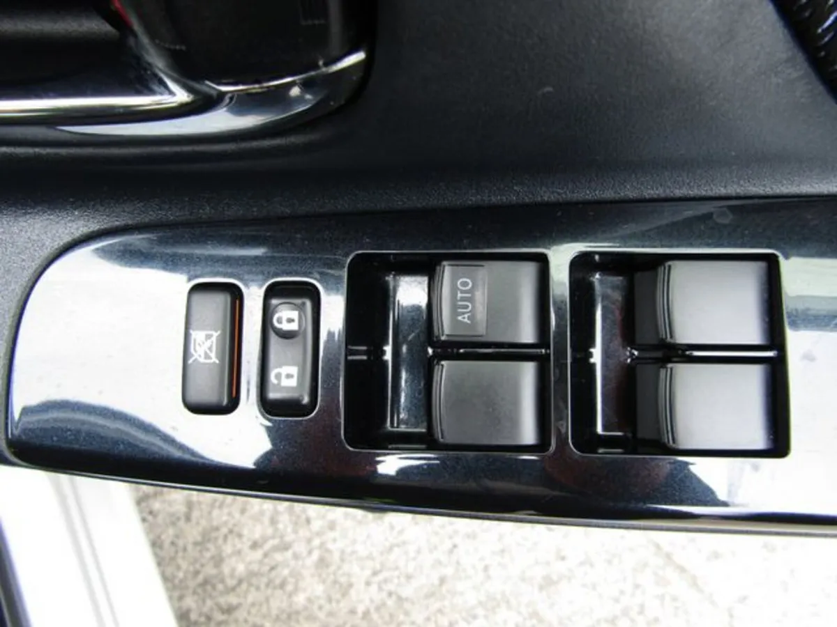 Toyota Vitz Hatchback, Petrol, 2018, Silver