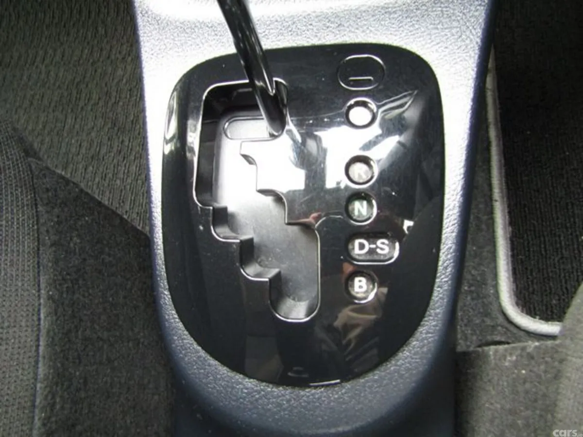 Toyota Vitz Hatchback, Petrol, 2018, Silver