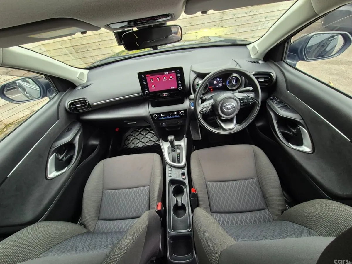 Toyota Yaris Cross SUV, Petrol Plug-in Hybrid, 2023, Black