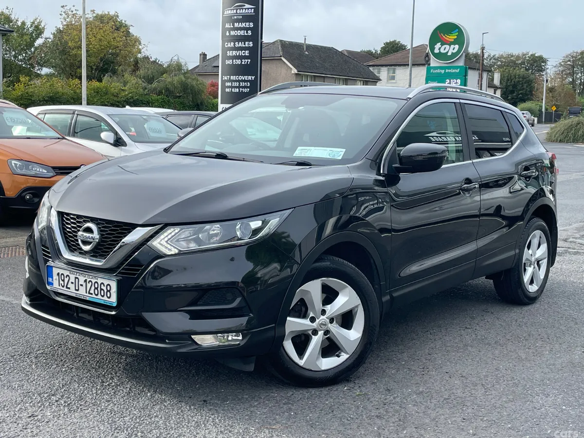 Nissan Qashqai MPV, Petrol, 2019, Black