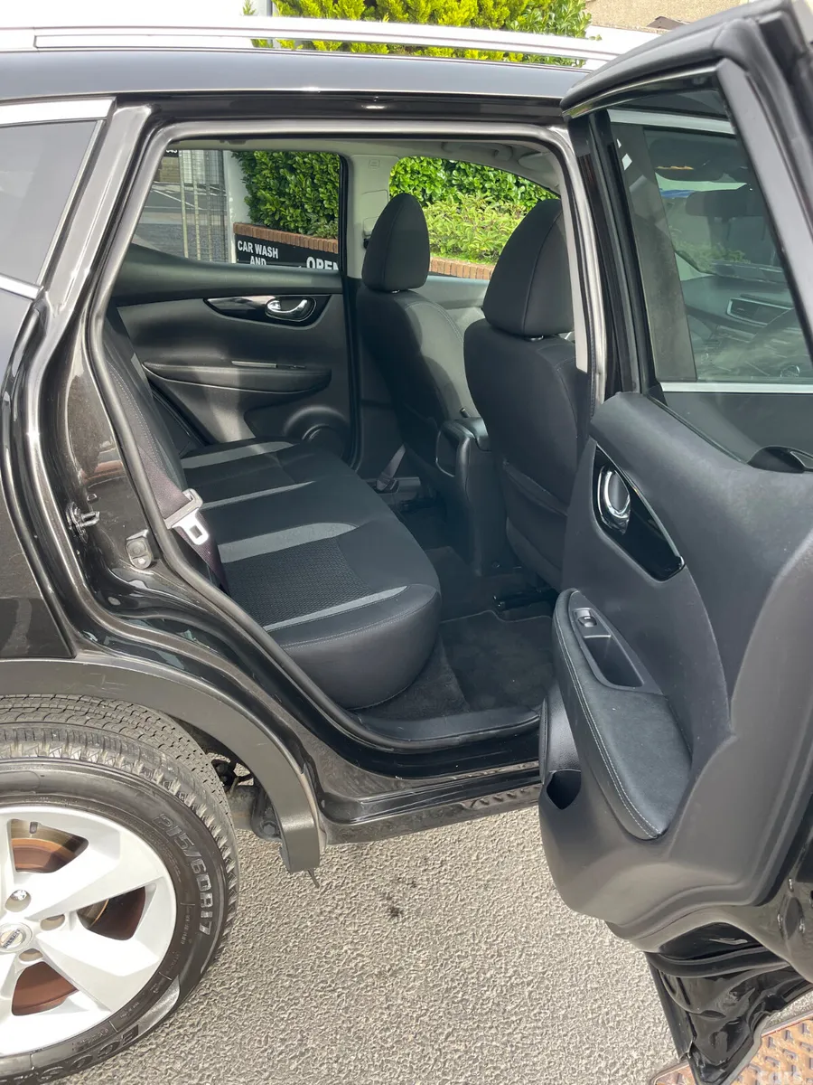 Nissan Qashqai MPV, Petrol, 2019, Black