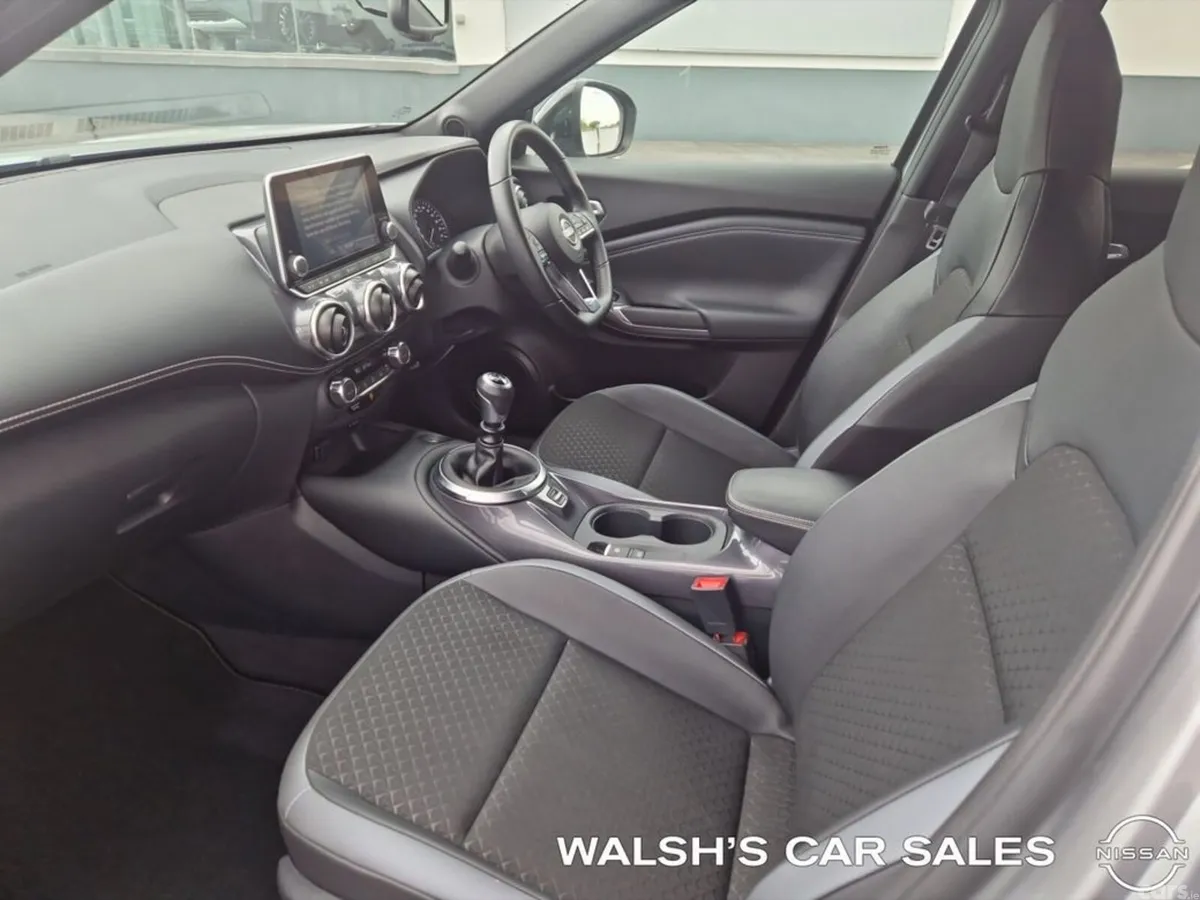 Nissan Juke Hatchback, Petrol, 2024, Silver