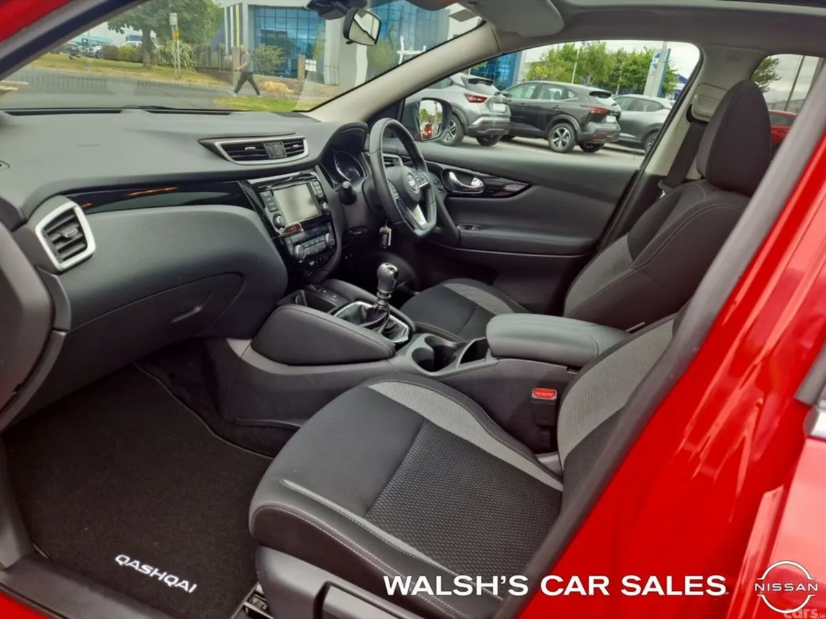 Nissan Qashqai SUV, Petrol, 2020, Red