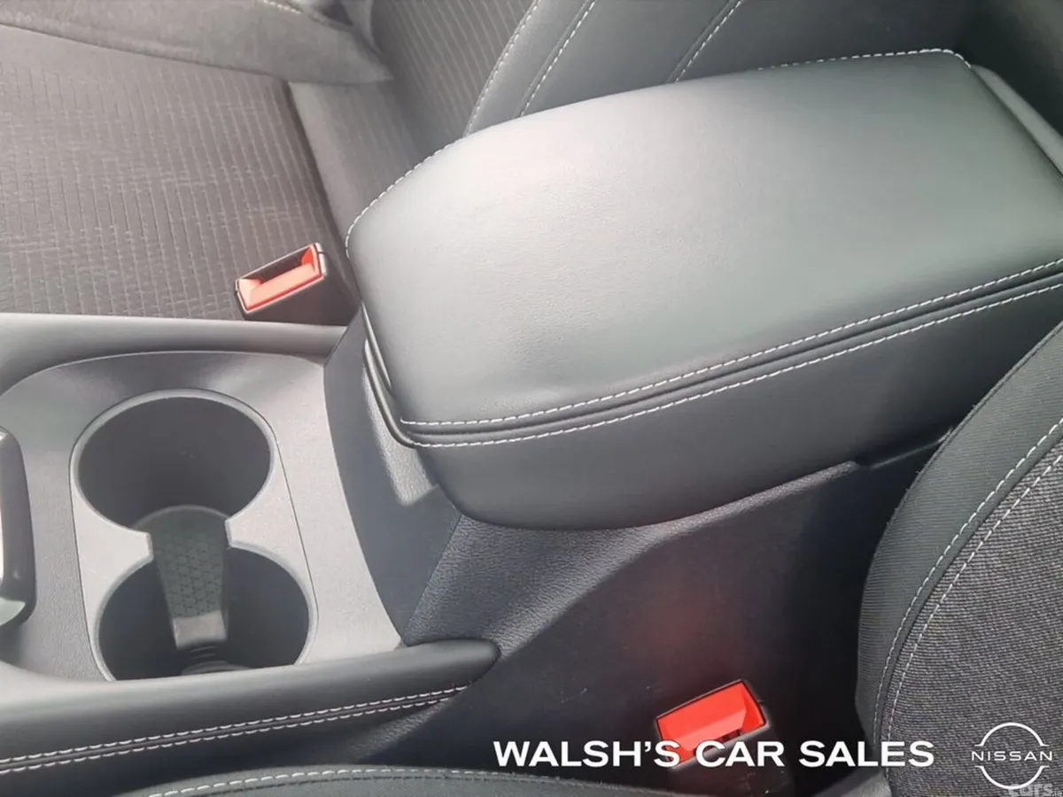 Nissan Qashqai SUV, Petrol, 2022, Red