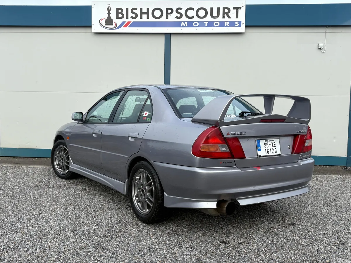 Mitsubishi Lancer Saloon, Petrol, 1996, Grey
