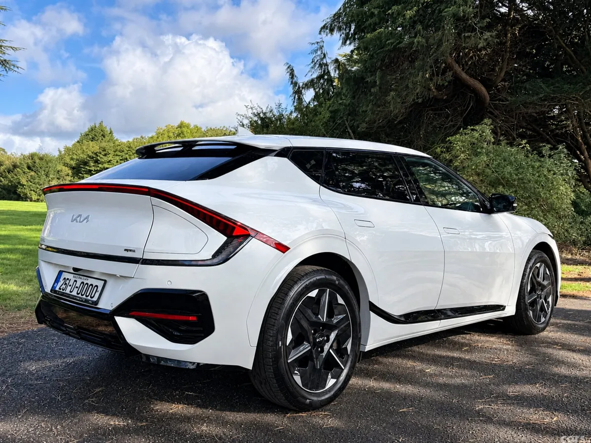 Kia EV6 Hatchback, Electric, 2025, White
