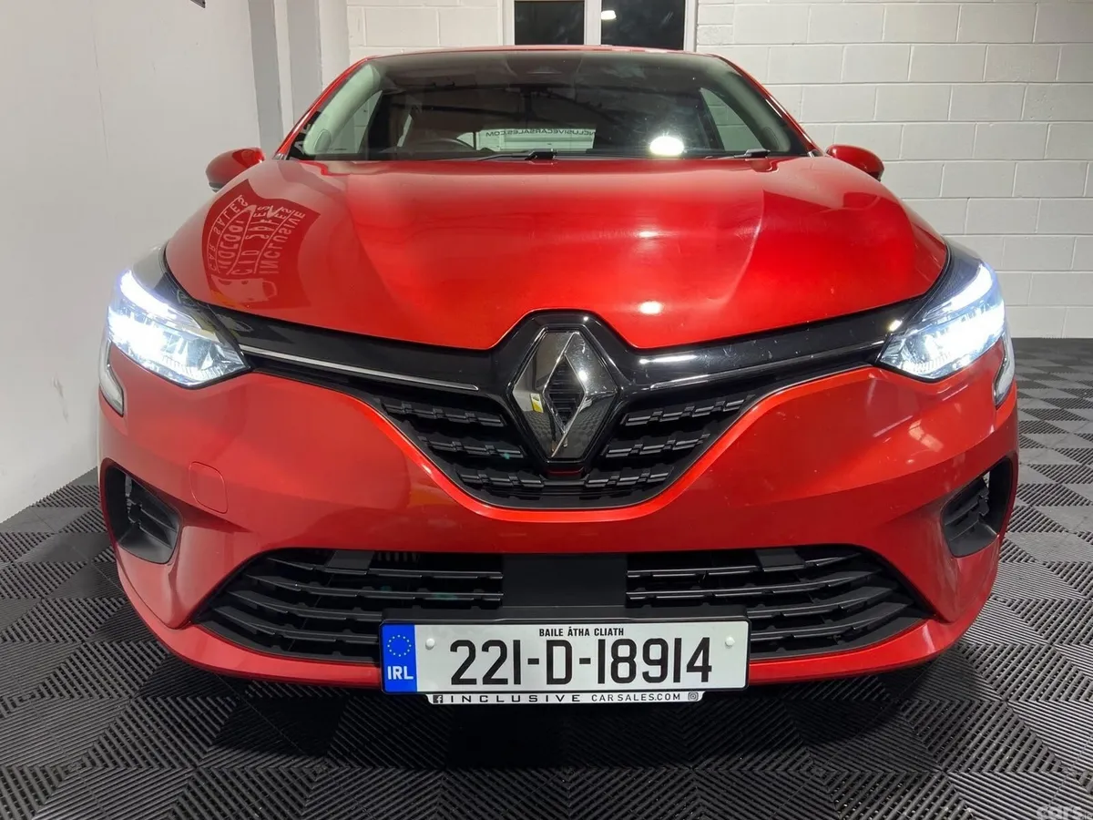 Renault Clio Hatchback, Petrol, 2022, Red