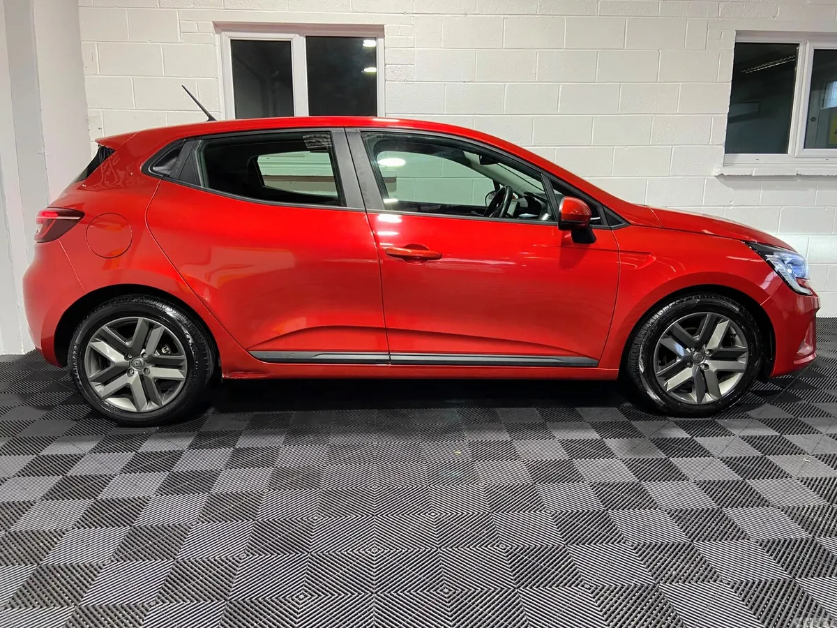 Renault Clio Hatchback, Petrol, 2022, Red