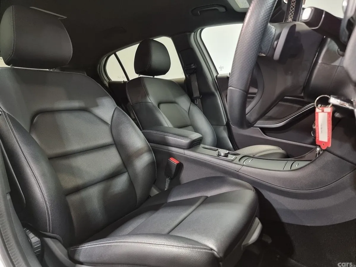 Mercedes-Benz GLA SUV, Petrol, 2018, Silver