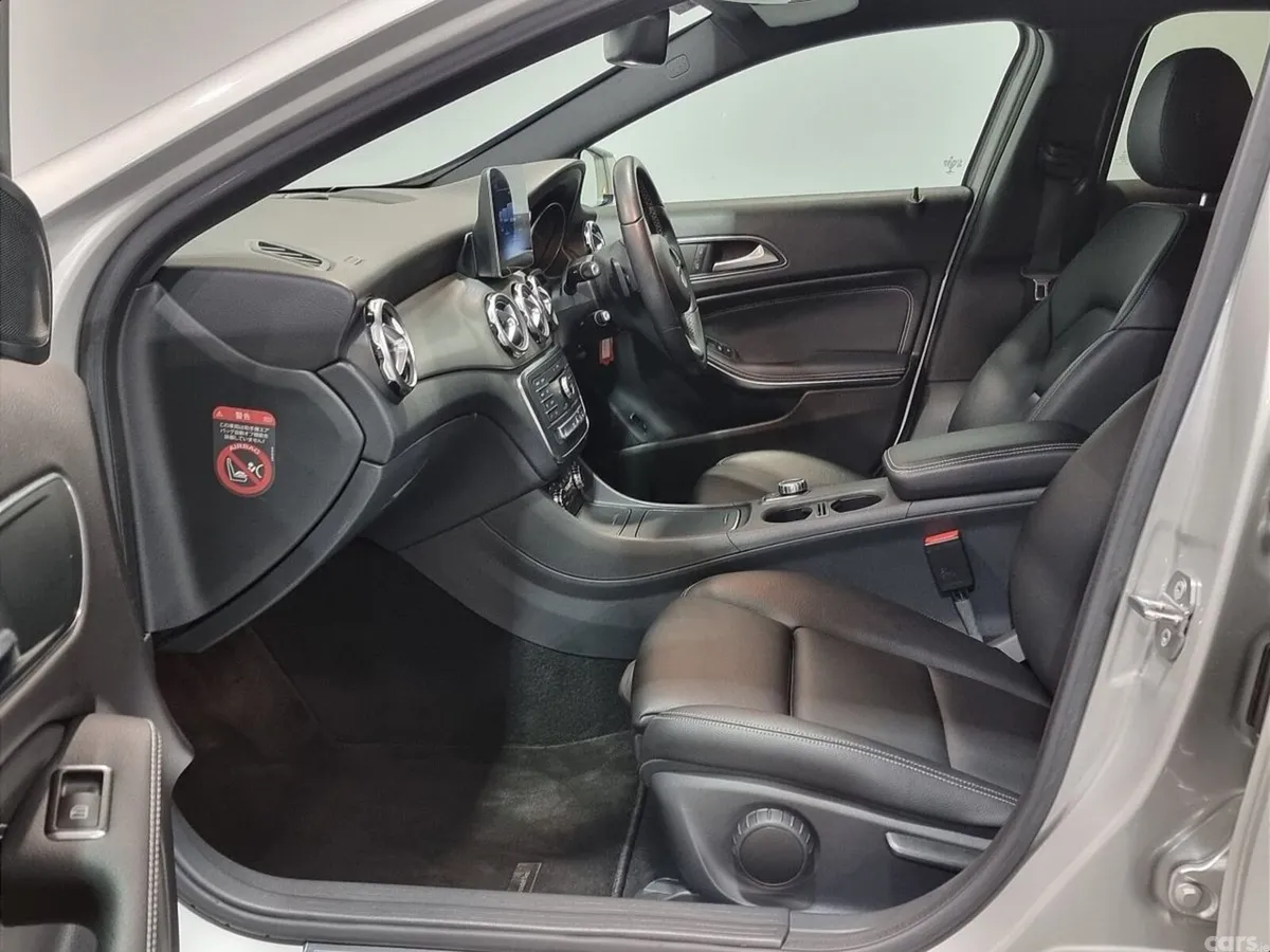 Mercedes-Benz GLA SUV, Petrol, 2018, Silver