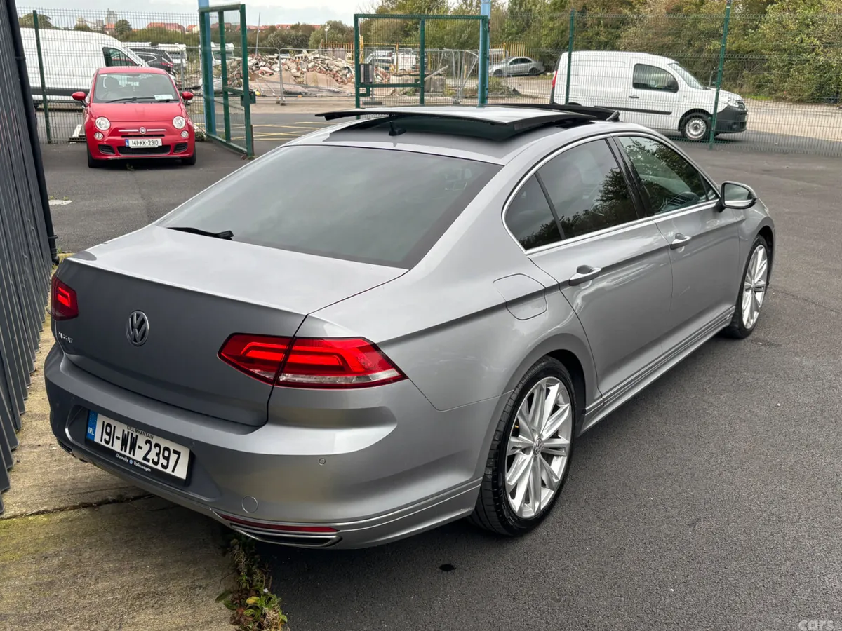 Volkswagen Passat Saloon, Diesel, 2019, Silver