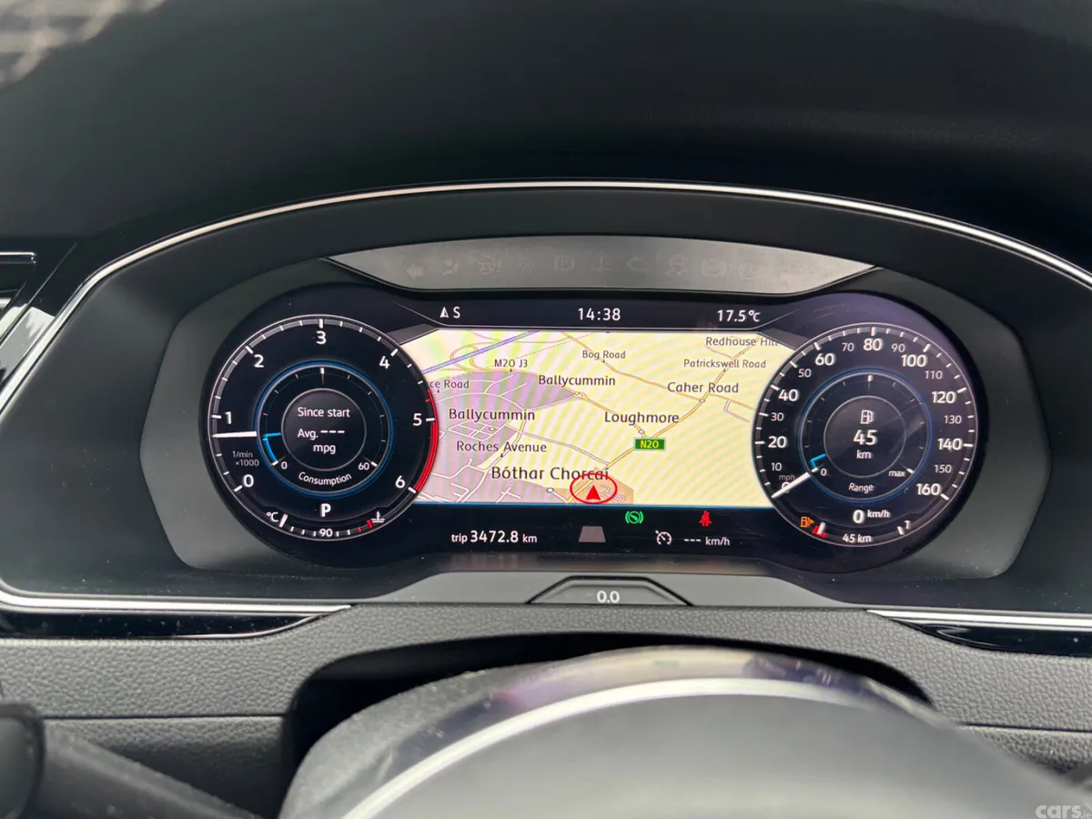 Volkswagen Passat Saloon, Diesel, 2019, Silver