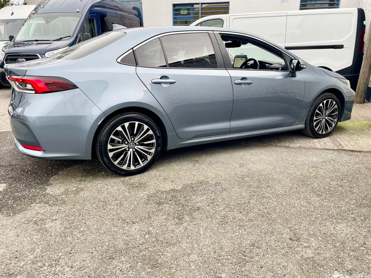 Toyota Corolla Saloon, Petrol Hybrid, 2025, Grey