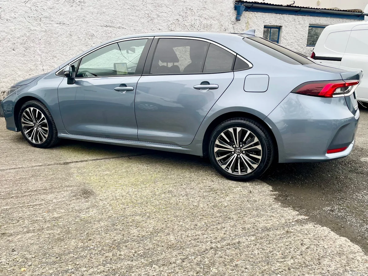 Toyota Corolla Saloon, Petrol Hybrid, 2025, Grey